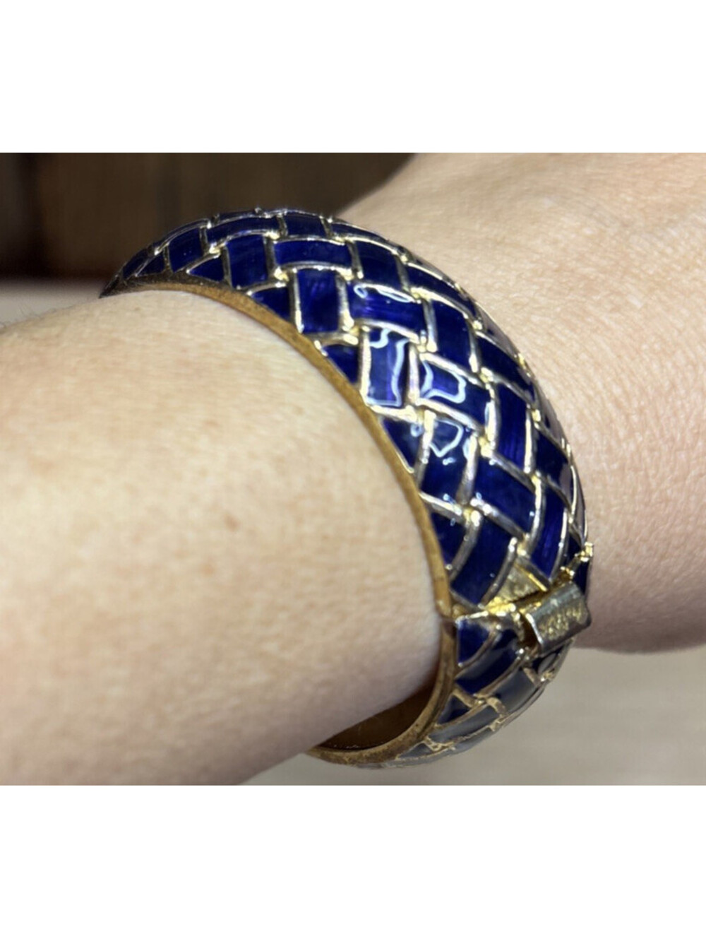 Lilly Pulitzer Gold Tone Blue Basketweave Enameled Hinged Bracelet 7"
